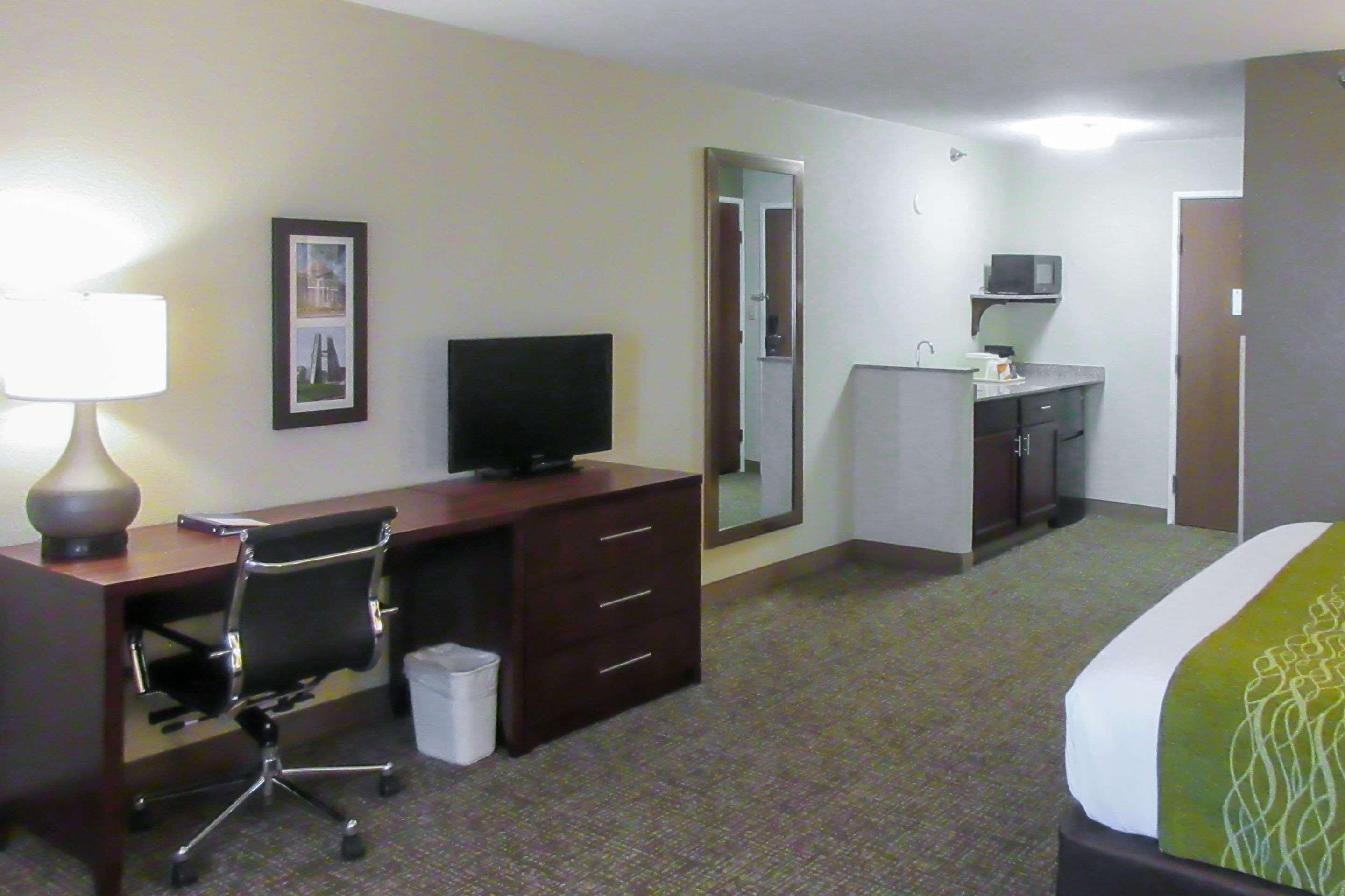 Comfort Inn & Suites Пуэбло Экстерьер фото