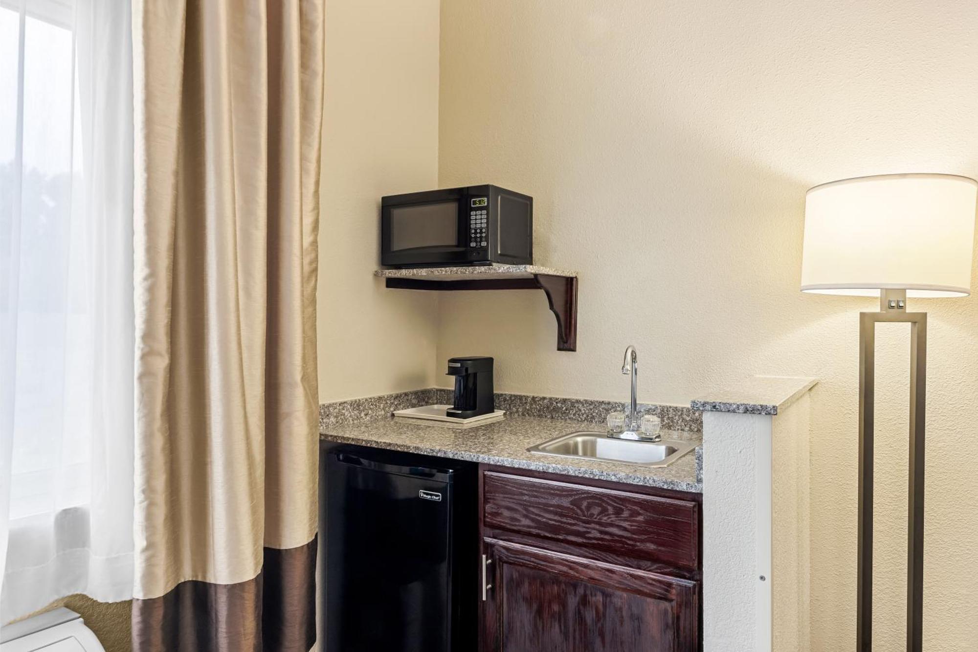 Comfort Inn & Suites Пуэбло Экстерьер фото